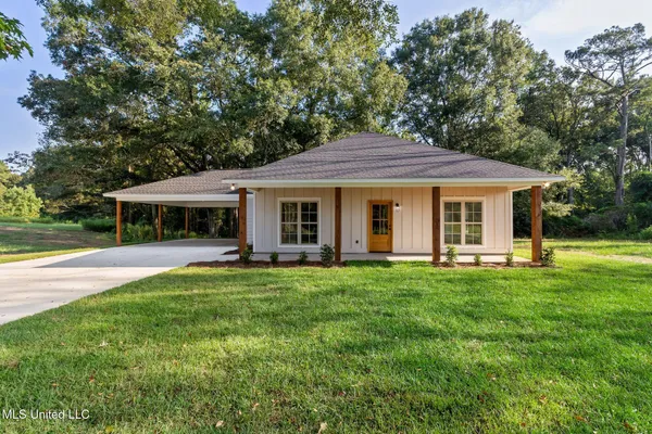$264,500 | 629 Shirley Sanford Road, Seminary, MS 39479