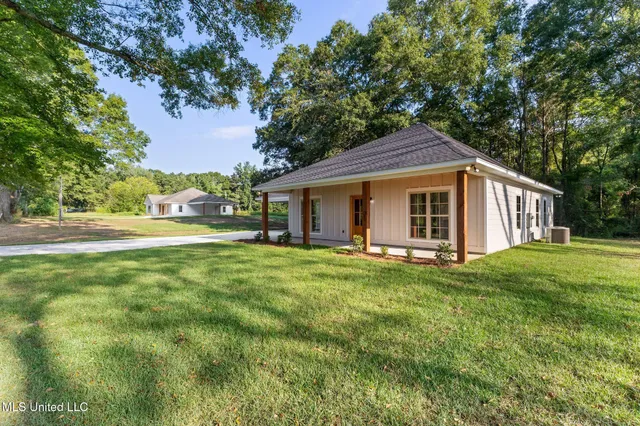$264,500 | 629 Shirley Sanford Road, Seminary, MS 39479