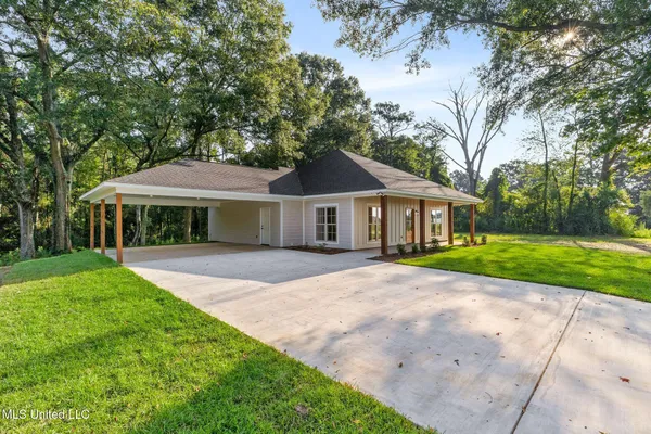 $264,500 | 629 Shirley Sanford Road, Seminary, MS 39479