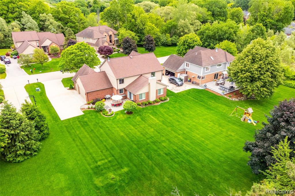 1202 Lakeview Drive Rochester Hills, MI 48306 - Photo 34 of 34