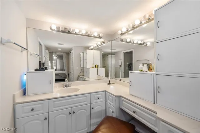 $194,000 | 5770 Trailwinds Drive, Unit 213, Fort Myers, FL 33907