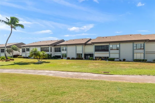 $194,000 | 5770 Trailwinds Drive, Unit 213, Fort Myers, FL 33907