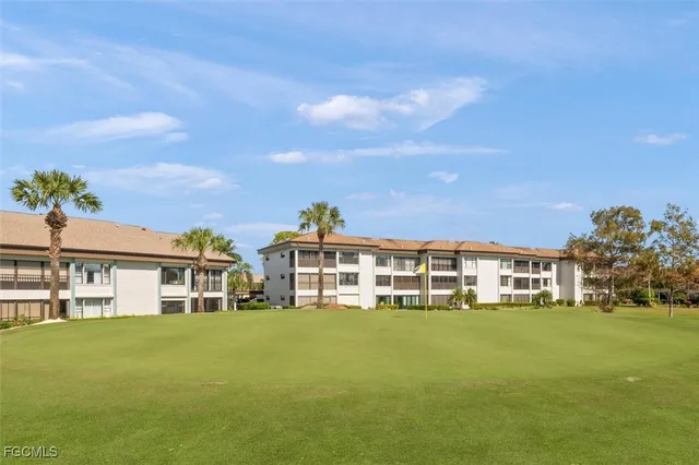 $194,000 | 5770 Trailwinds Drive, Unit 213, Fort Myers, FL 33907