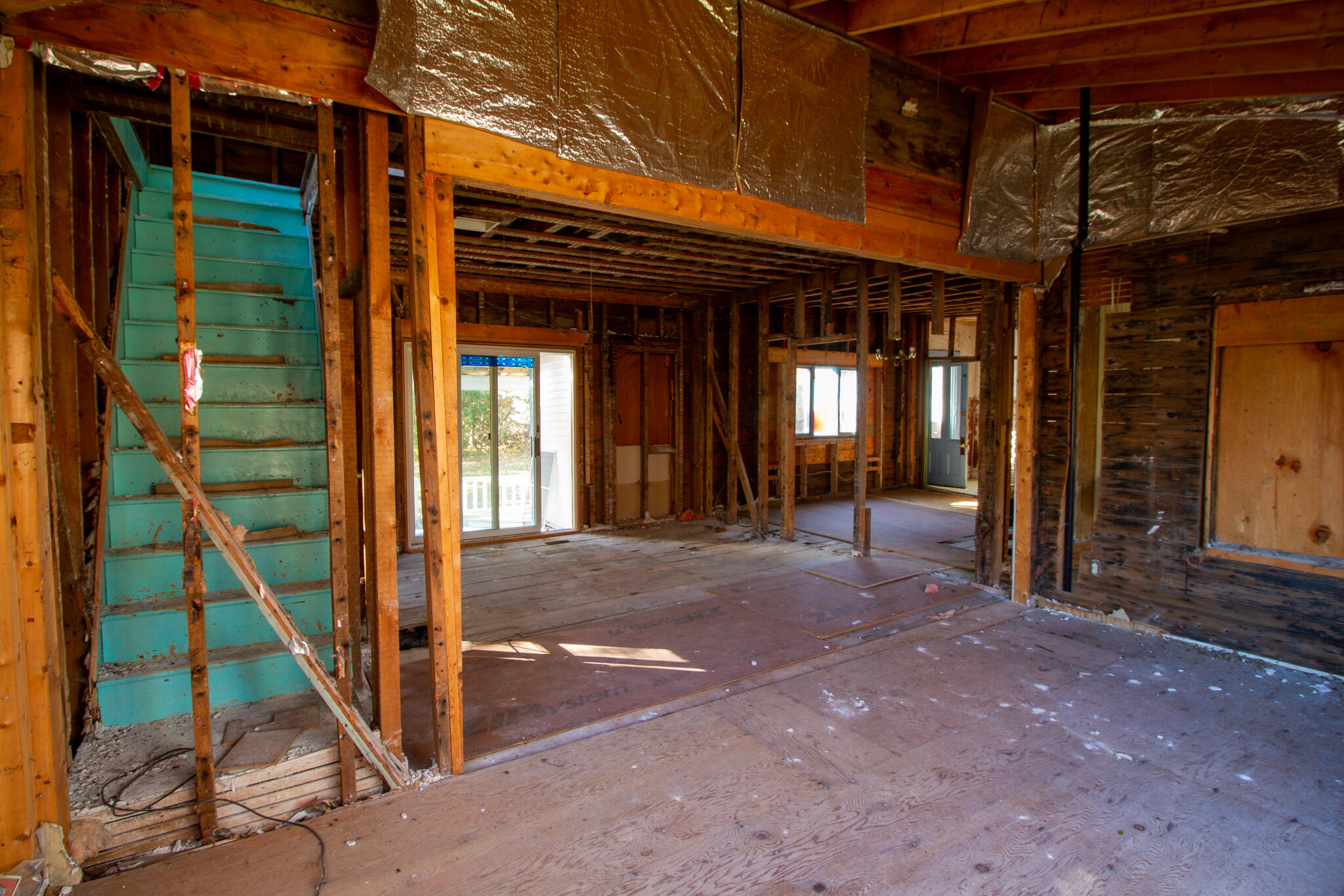 25 Thompson Road Bristol, ME 04564 - Photo 14 of 17 Main floor with slider doors.
