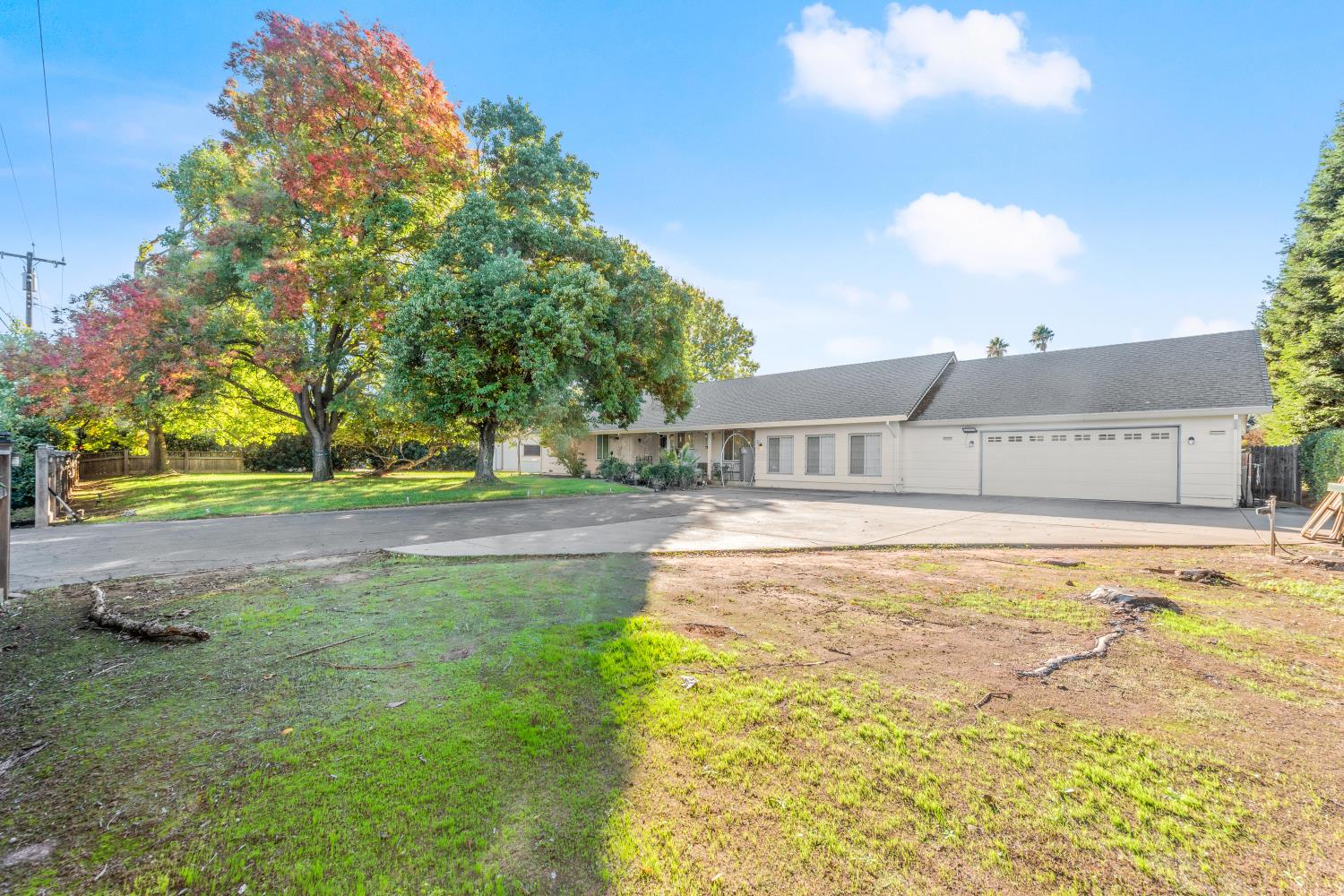 8850 Bader Road Elk Grove, CA 95624 - Photo 4 of 43 a view of a house with a yard