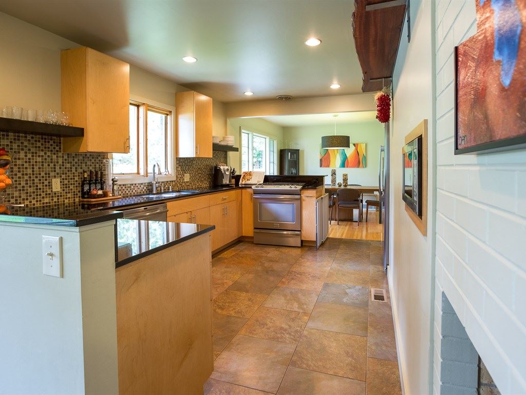 2630 South Rhyolite Road Spokane, WA 99203 - Photo 6 of 20 Gallery Image 6