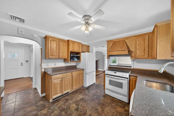 $385,000 | 15 Hy Vue Drive, Newburgh, NY 12550