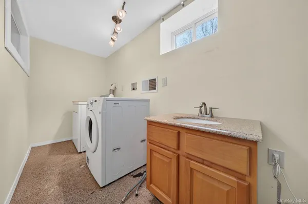 $385,000 | 15 Hy Vue Drive, Newburgh, NY 12550