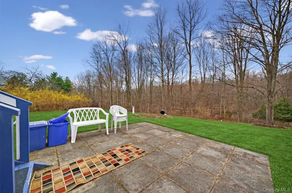 $385,000 | 15 Hy Vue Drive, Newburgh, NY 12550