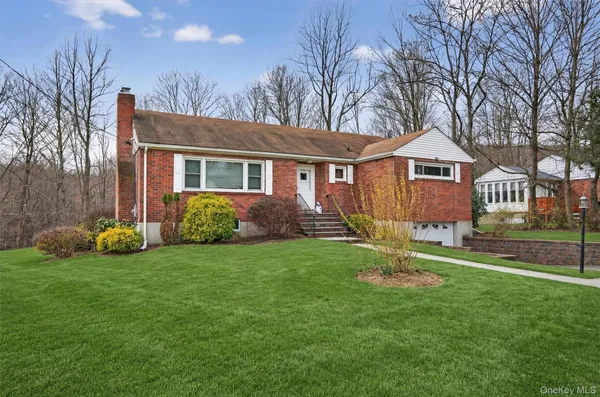 $385,000 | 15 Hy Vue Drive, Newburgh, NY 12550