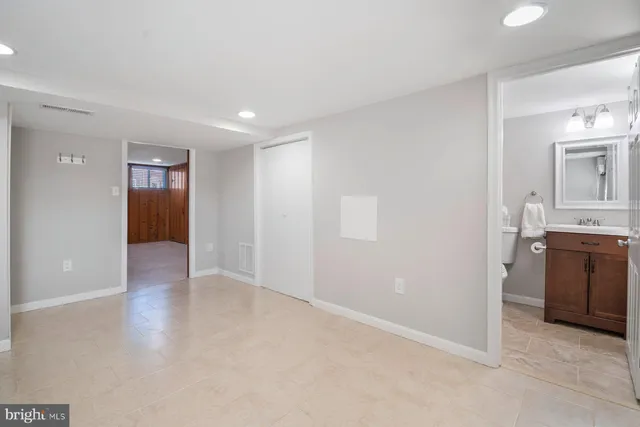 $2,500 | 934 Palladi Drive, Halethorpe, MD 21227