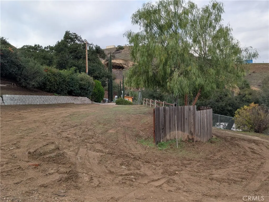 1087 Loma Simi Valley Simi Valley, CA 93063 - Photo 14 of 17