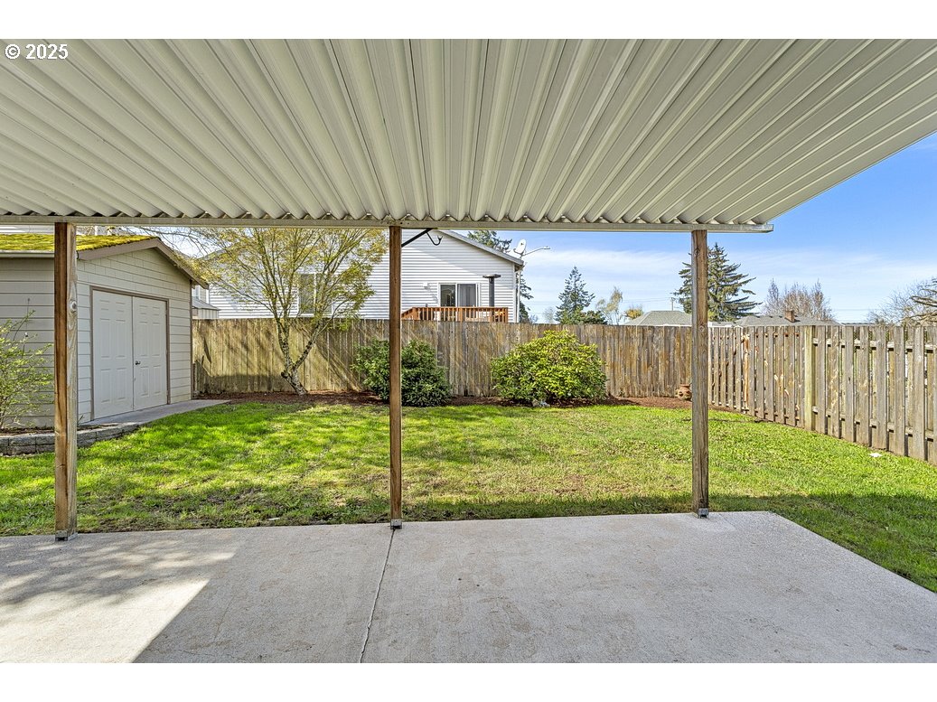 3021 Southeast Pheasant Avenue Gresham, OR 97080 - Photo 22 of 26 a house view with a garden
