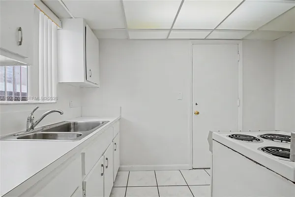 $1,600 | 7540 Southwest 59th Court, Unit 8, South Miami, FL 33143