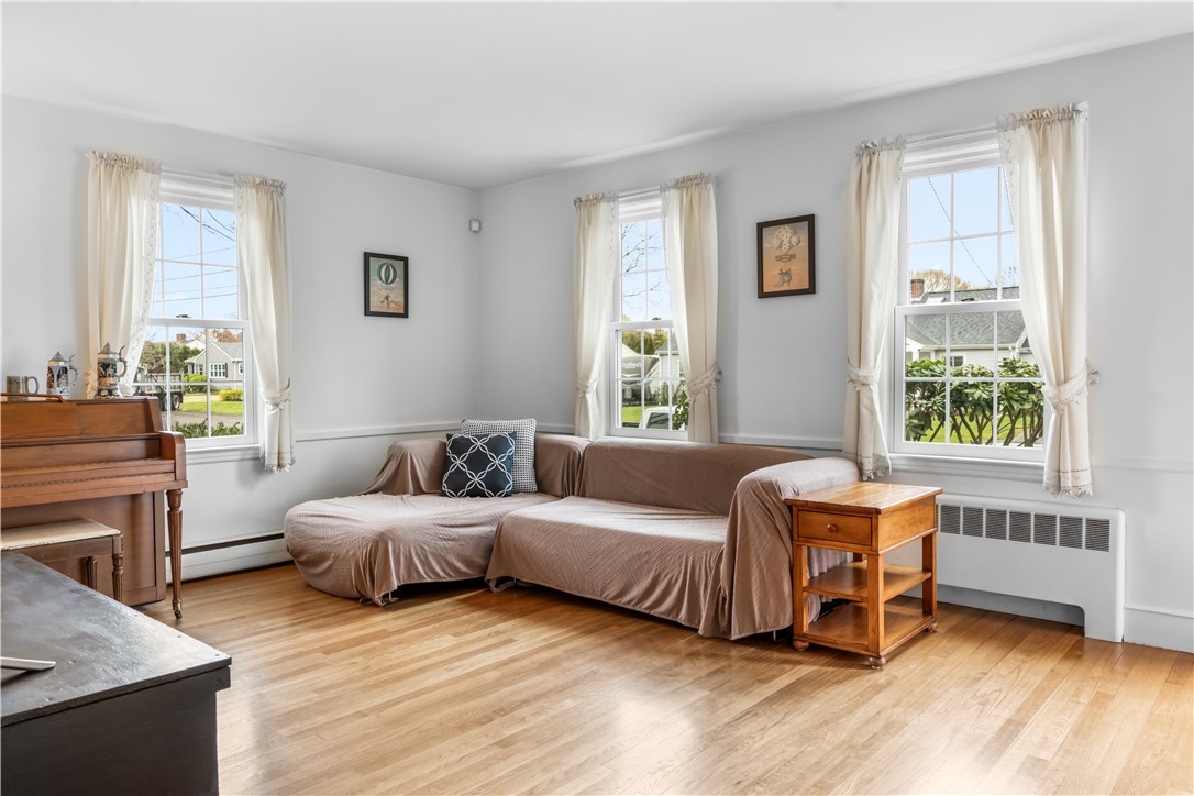 80 Kingswood Road Bristol, RI 02809 - Photo 5 of 35 Gallery Image 5