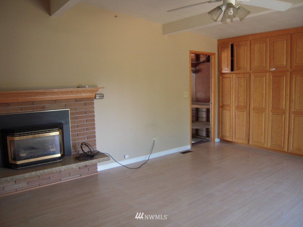 2408 Northeast 23rd Street Renton, WA 98056 - Photo 8 of 9