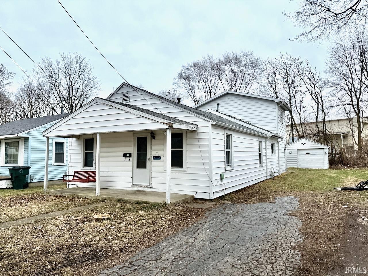 2202 South Penn Street Muncie, IN 47302 - Photo 4 of 31