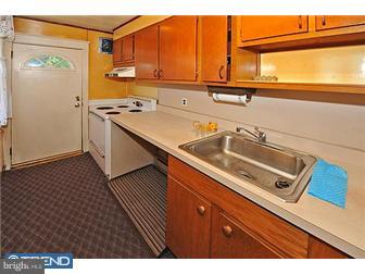 1051 Edgemore Road Philadelphia, PA 19151 - Photo 4 of 8 Gallery Image 4