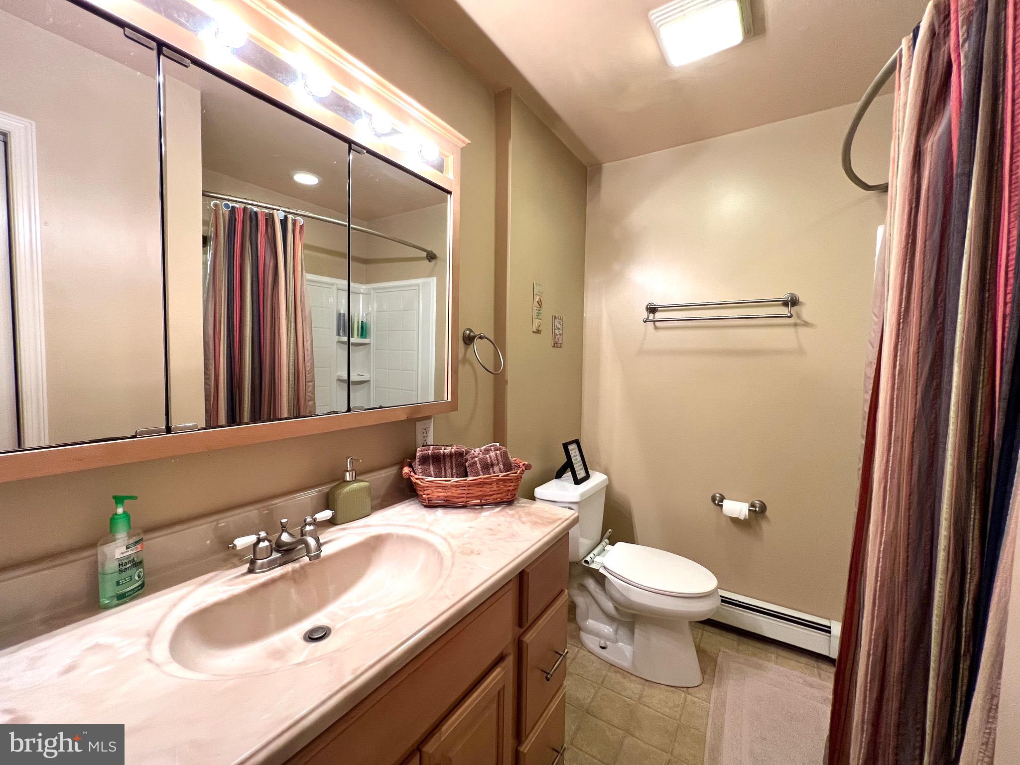 269 Edgebrook Road Hamilton, NJ 08691 - Photo 17 of 21 Main Bathroom