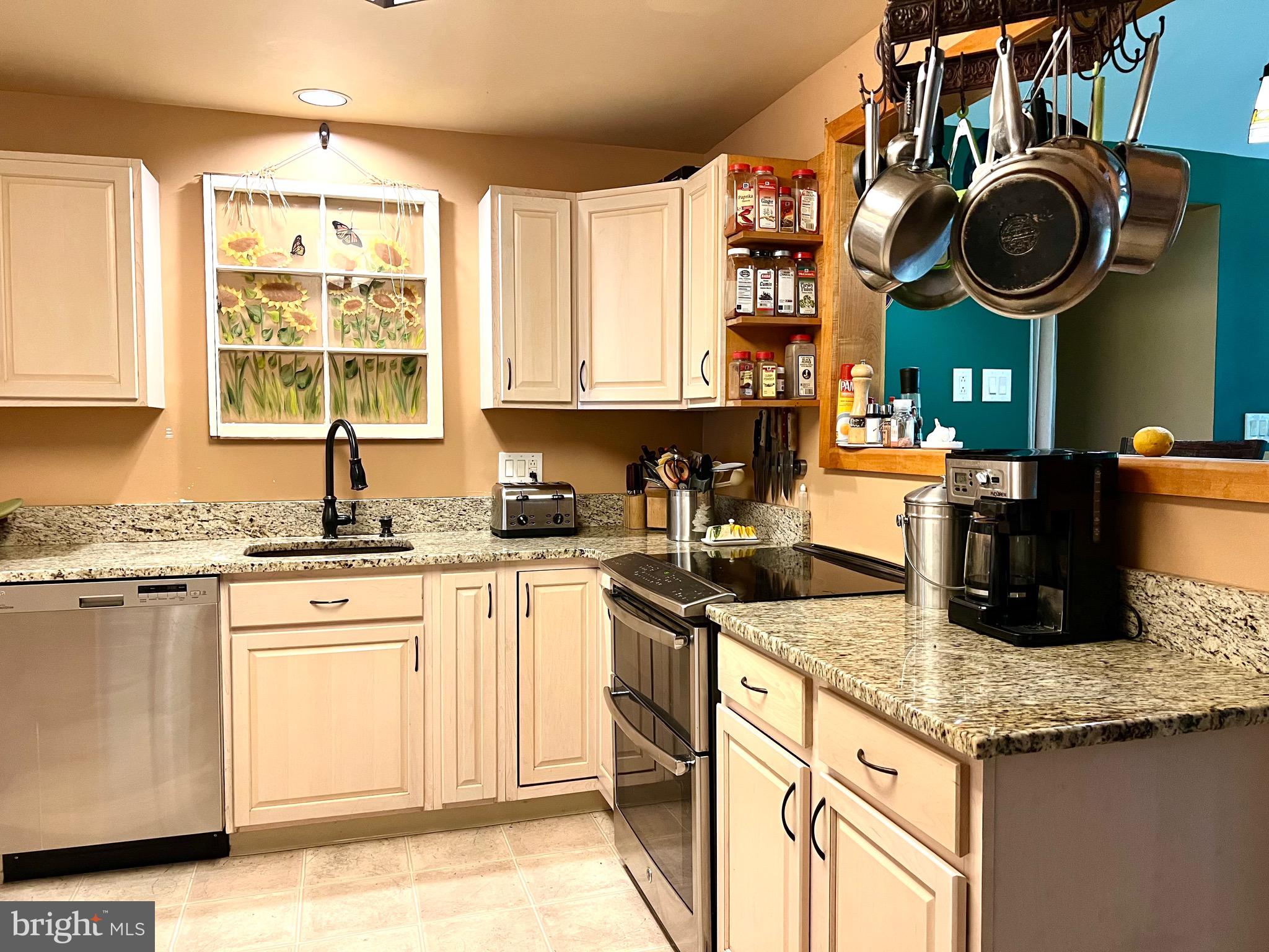 269 Edgebrook Road Hamilton, NJ 08691 - Photo 10 of 21 Kitchen