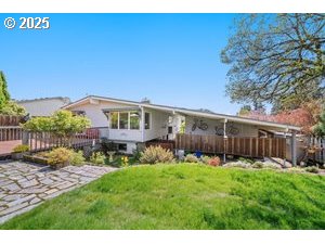 845 Northwest 3rd Street Gresham, OR 97030 - Photo 23 of 32 a view of a back yard of the house