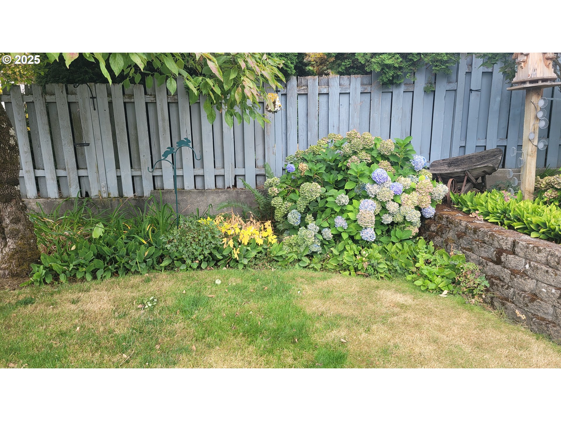 845 Northwest 3rd Street Gresham, OR 97030 - Photo 29 of 32 a black and white photo of a garden