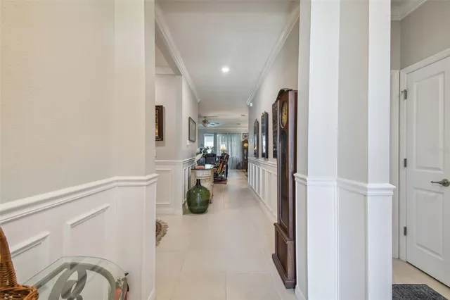 a view of entryway and kitchen