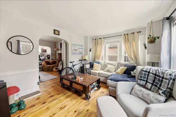 $1,600 | 23 Forsythe Place, Unit 1, Newburgh, NY 12550