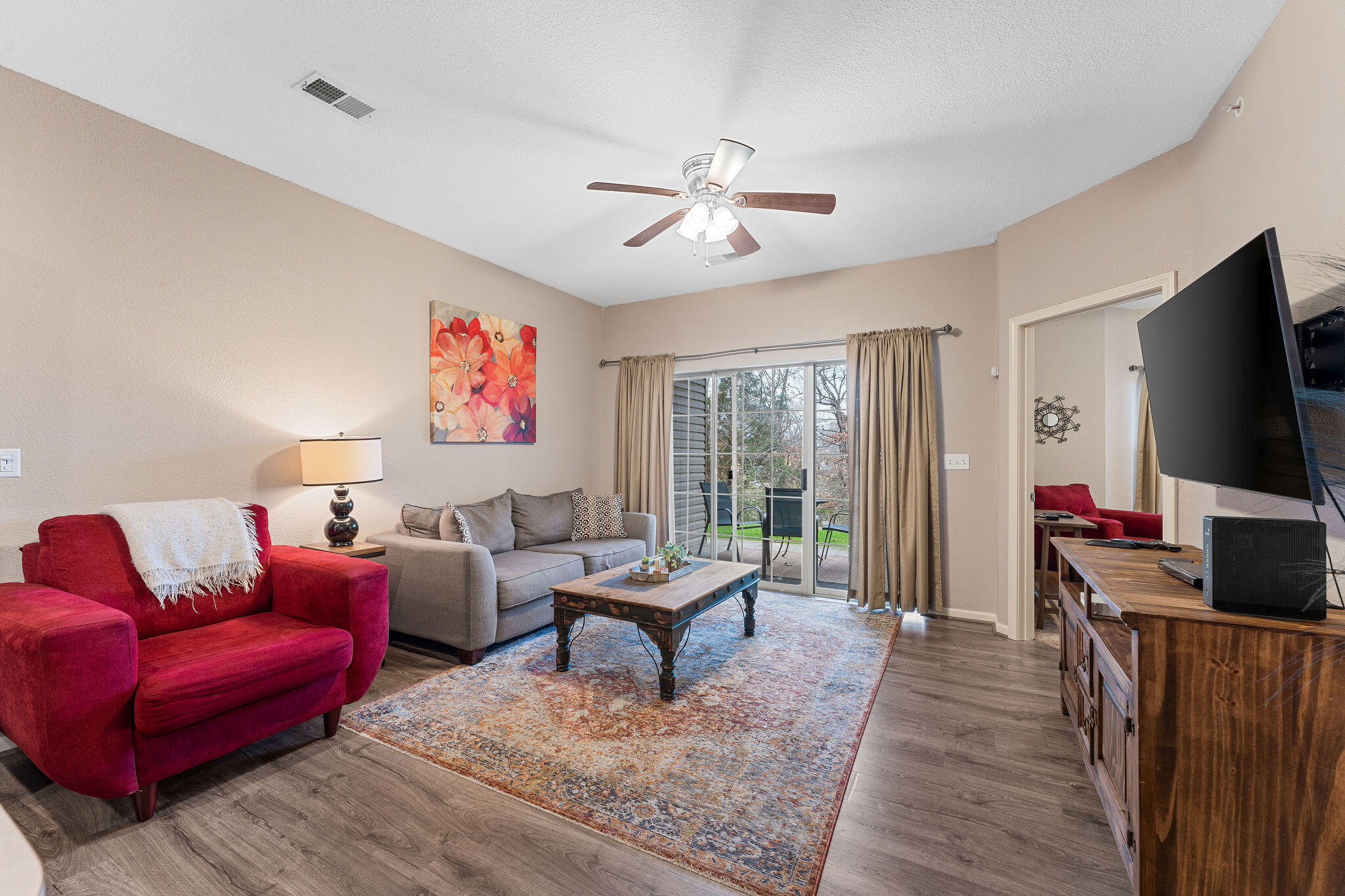 813 Holiday Ridge, Unit 3 Branson, MO 65616 - Photo 7 of 27 Living Room