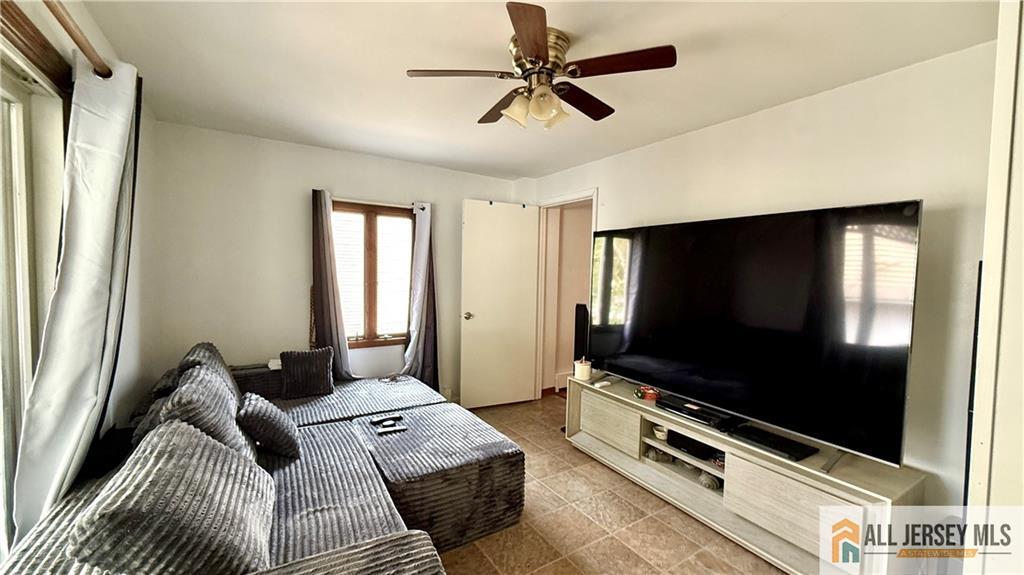 70 Spring Street Woodbridge, NJ 07095 - Photo 16 of 27 Gallery Image 16