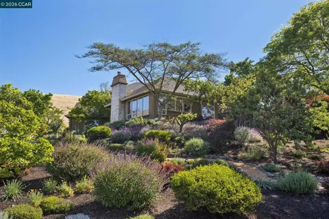 $2,575,000 | 680 Quail Crest Drive, Walnut Creek, CA 94598