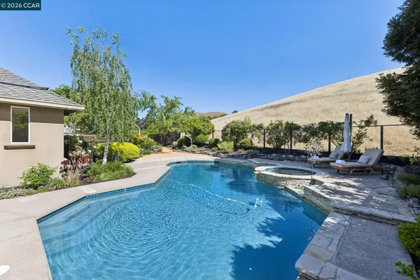 $2,575,000 | 680 Quail Crest Drive, Walnut Creek, CA 94598