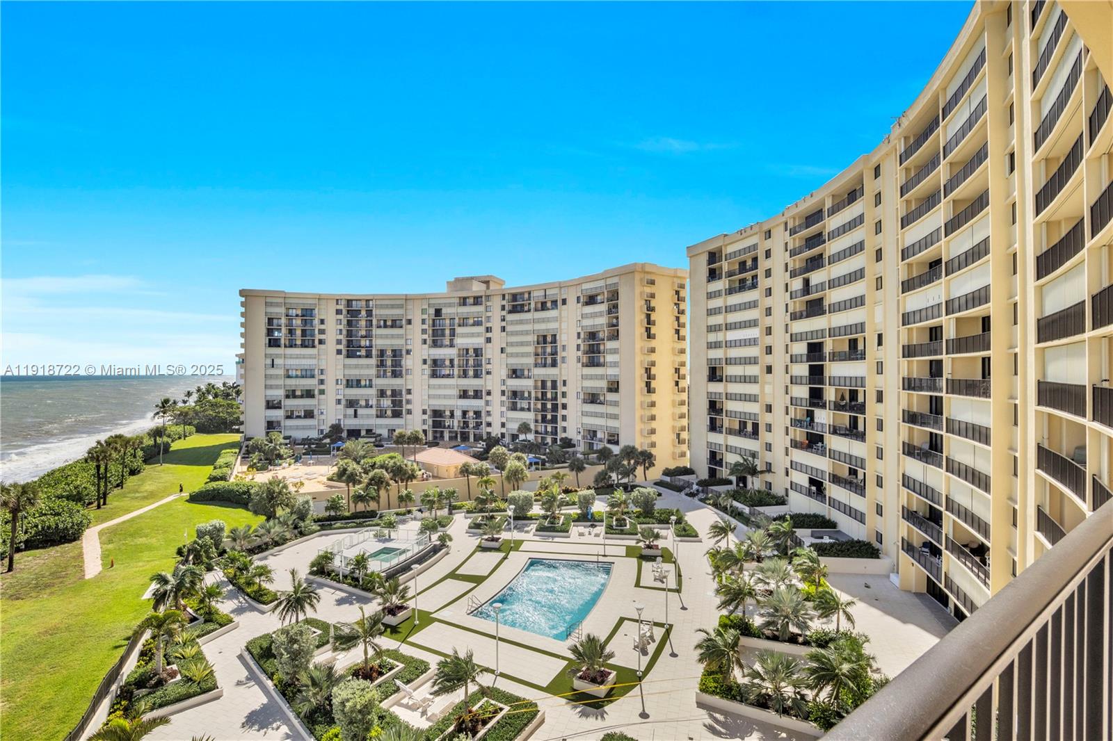 200 Ocean Trail Way, Unit 609 Jupiter, FL 33477 - Photo 3 of 27 view of a city