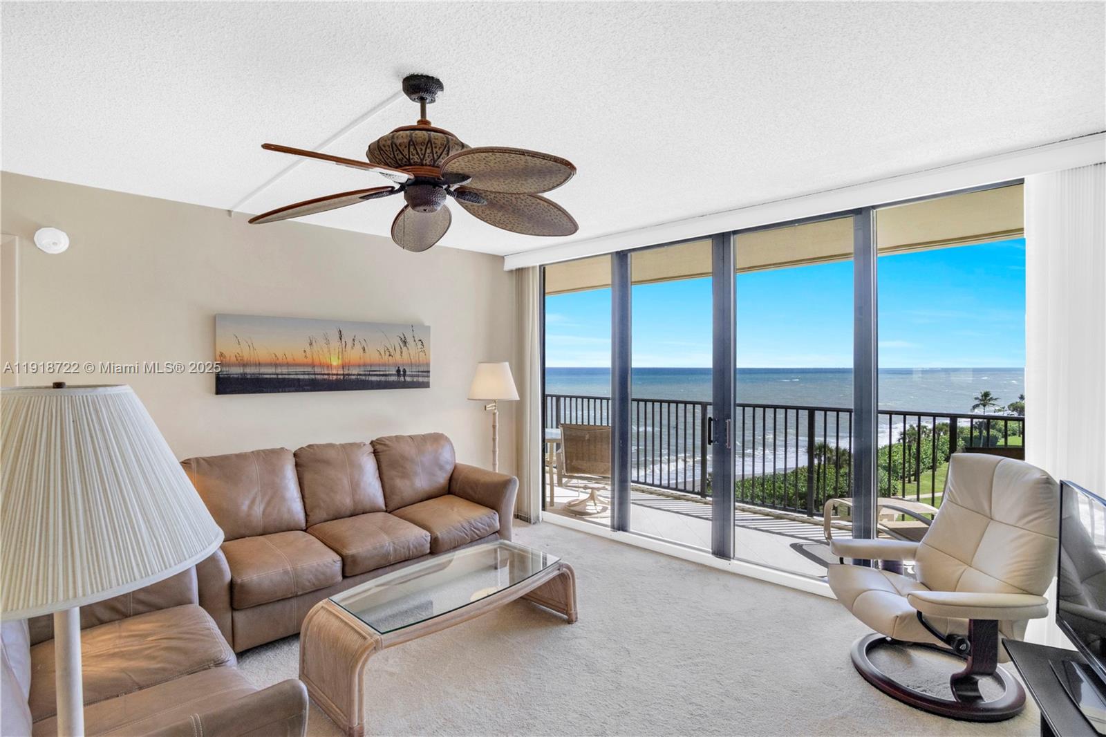 200 Ocean Trail Way, Unit 609 Jupiter, FL 33477 - Photo 5 of 27 a living room with furniture