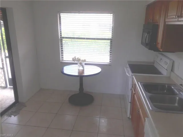 $1,900 | 536 111th Avenue North, Naples, FL 34108