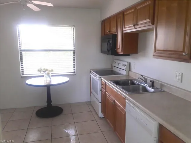 $1,900 | 536 111th Avenue North, Naples, FL 34108