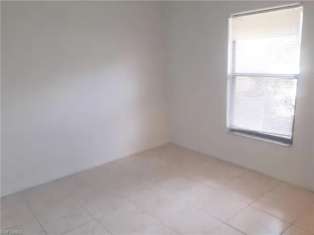 $1,900 | 536 111th Avenue North, Naples, FL 34108