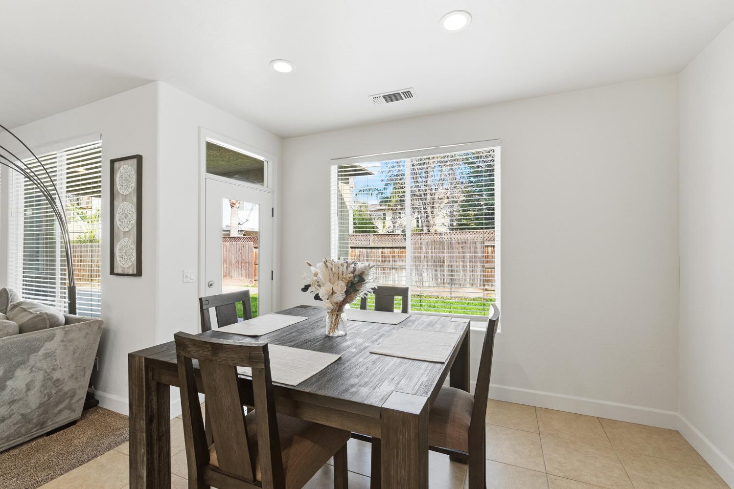 346 Martin Street Tulare, CA 93274 - Photo 13 of 41