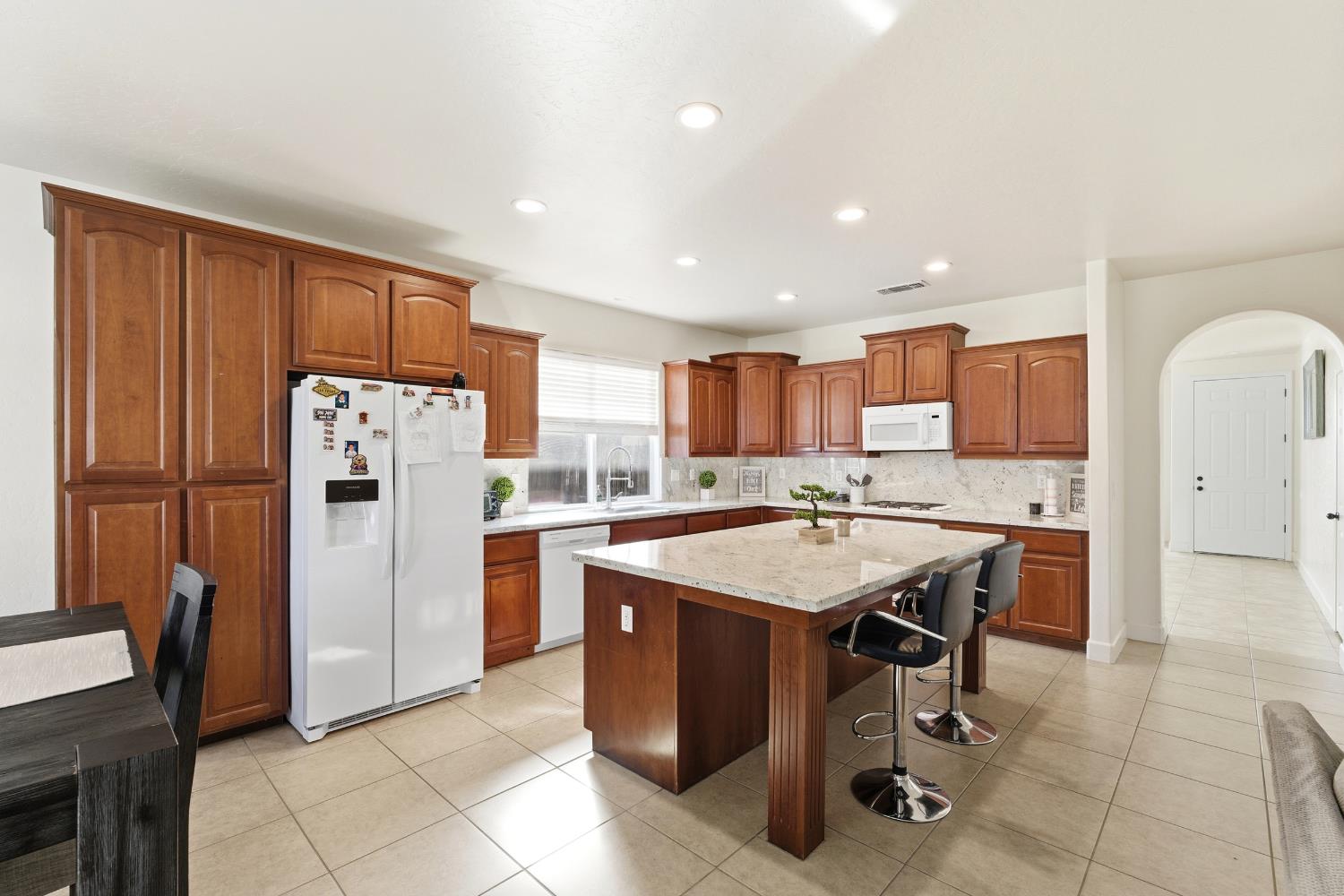 346 Martin Street Tulare, CA 93274 - Photo 14 of 41