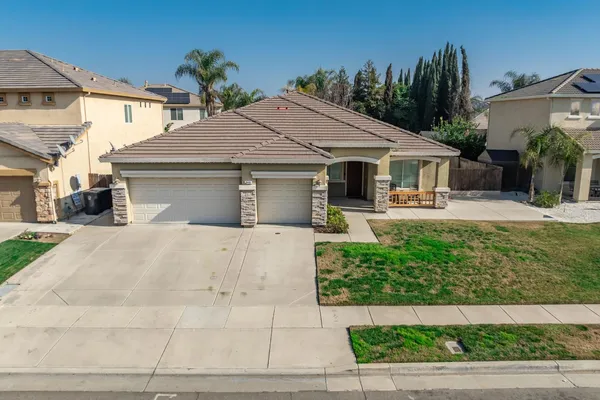 $495,000 | 346 Martin Street, Tulare, CA 93274