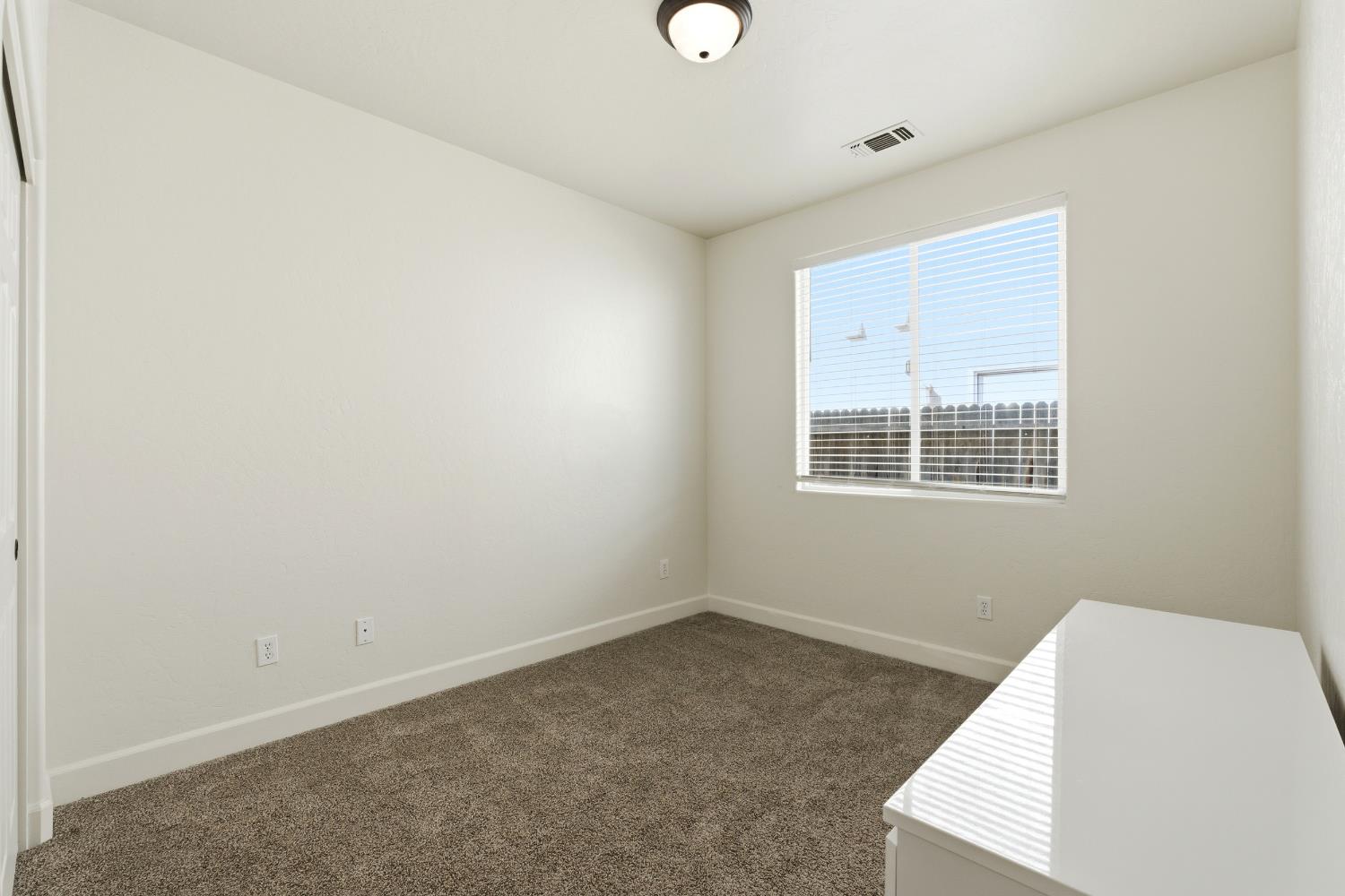 346 Martin Street Tulare, CA 93274 - Photo 8 of 41