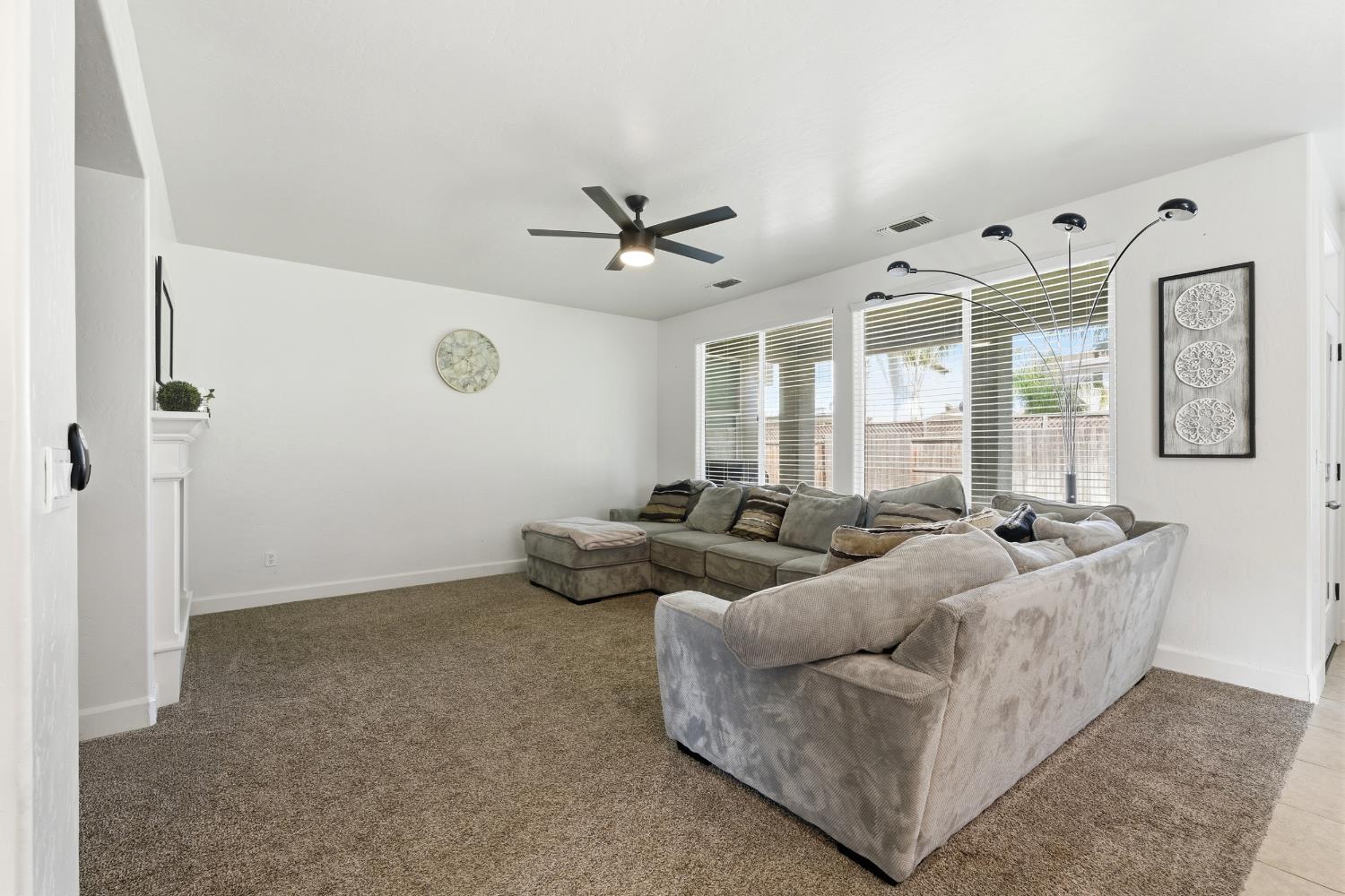 346 Martin Street Tulare, CA 93274 - Photo 10 of 41