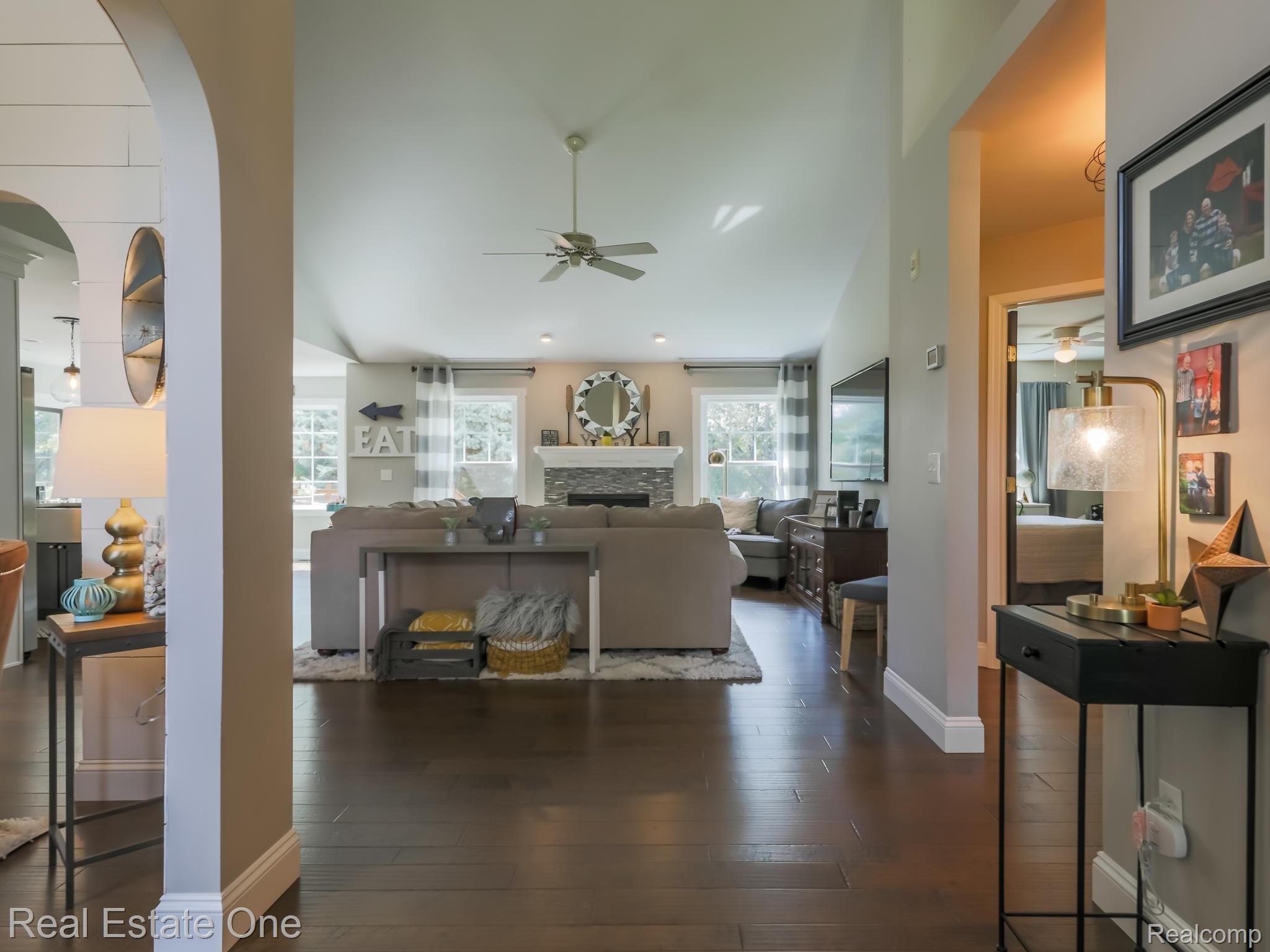 1587 West View Trail Howell, MI 48843 - Photo 3 of 53 3-WViewTrl.jpg