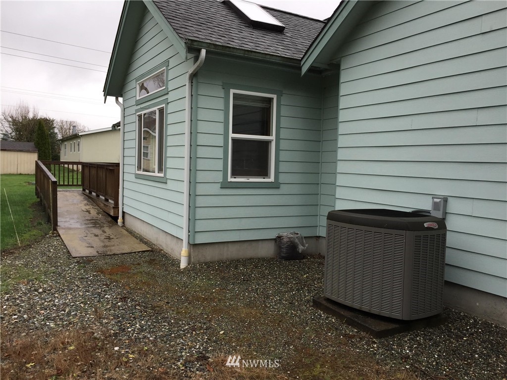 24604 Wicker Road Sedro-Woolley, WA 98284 - Photo 4 of 20 Gallery Image 4