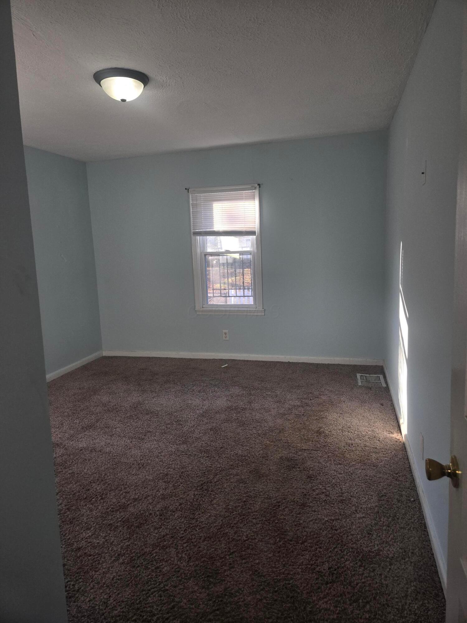 2152 Gerbert Road Columbus, OH 43211 - Photo 9 of 20