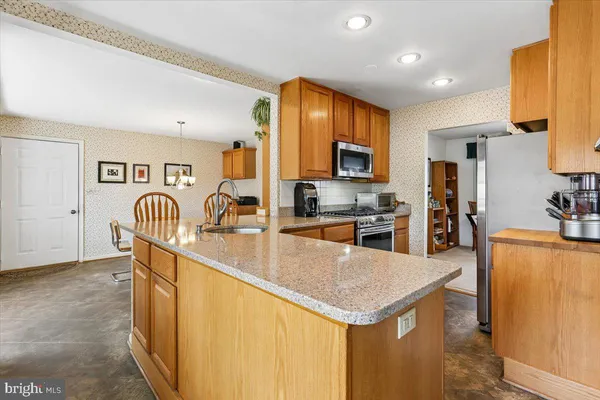 $685,000 | 7101 Blanchard Drive, Derwood, MD 20855