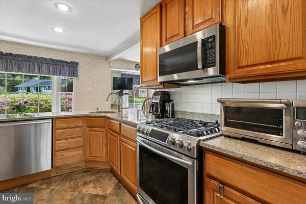 $685,000 | 7101 Blanchard Drive, Derwood, MD 20855
