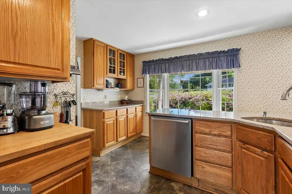 $685,000 | 7101 Blanchard Drive, Derwood, MD 20855