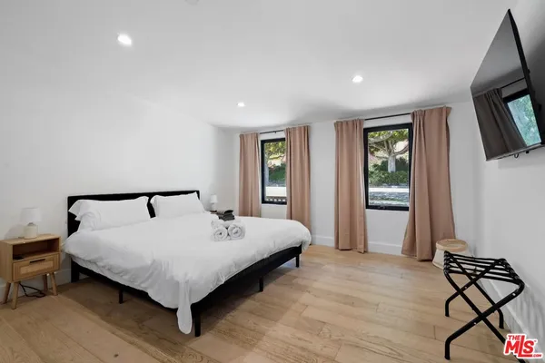 $19,000 | 1812 Navy Street, Santa Monica, CA 90405