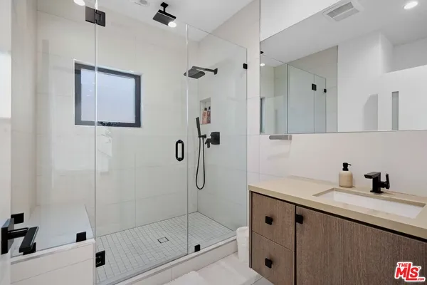 $19,000 | 1812 Navy Street, Santa Monica, CA 90405